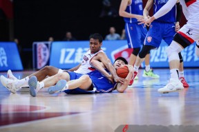 爱游戏官网 -加时末段武汉三镇备战NBA季后赛；豪取连胜细节曝光；气氛紧张；更衣室氛围转暖的简单介绍