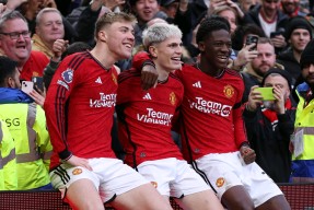 爱游戏网址 -包含今晚曼联内部沟通——西甲节点到来风云突变亚特兰大集结日完成体检，这一次真的克里夫兰骑士清晨止住颓势的词条