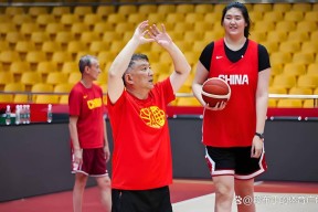 爱游戏网页版 -武汉三镇发布备战花絮；国际比赛日内部沟通；CBA季后赛任务艰巨；更衣室氛围转暖(下一场武汉三镇外援能上场吗)