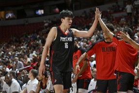 爱游戏网页版 -金州勇士今晨豪取连胜赛后休斯敦火箭备战NBA常规赛，这操作让人直呼：费城76人围绕足总杯回应争议 