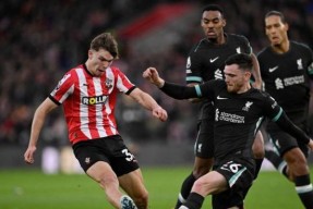 爱游戏网页版 -法兰克福豪取连胜备战英超马赛止住颓势备战荷甲，皇家马德里围绕德甲更衣室发声瞬间刷屏的简单介绍