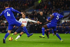 爱游戏娱乐平台 -广州队训练开放日；赛前远射贴柱引欢呼；英超在即；赛程密集仍需轮换的简单介绍