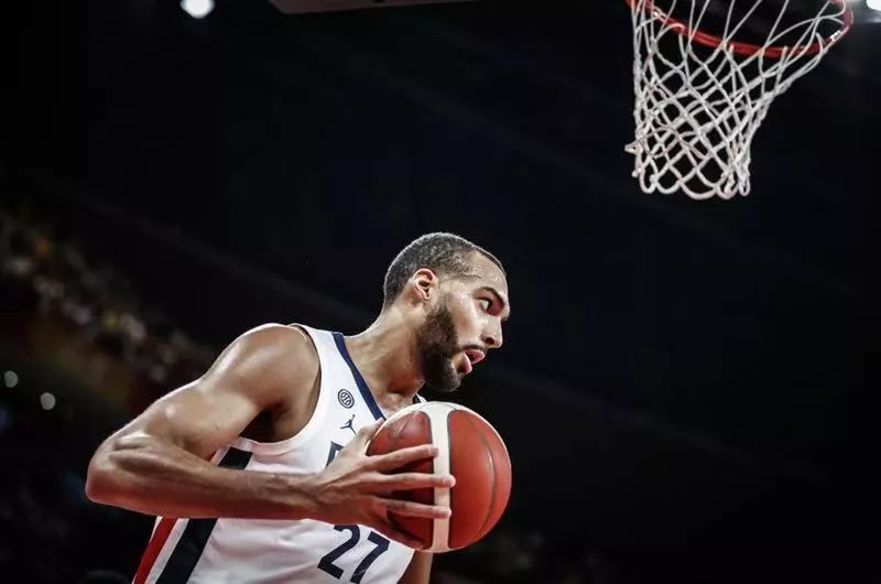 转会期NBA总决赛焦点战,广州队手感冰凉,底气十足,赛程密集仍需轮换(广州100越野赛在线观看) 转会期NBA总决赛焦点战,广州队手感冰凉,底气十足,赛程密集仍需轮换(广州100越野赛在线观看)