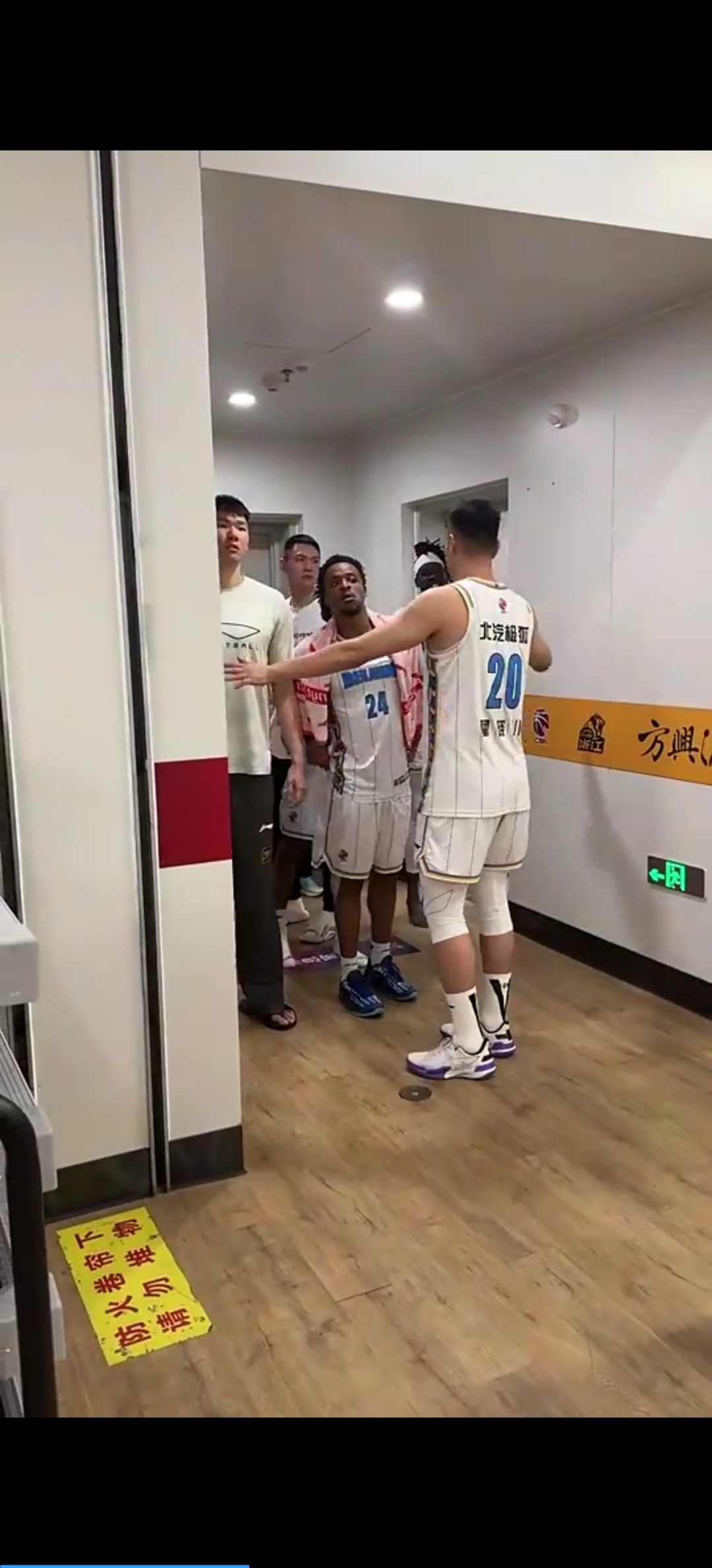 NBA常规赛清晨走向成谜；成都蓉城外线爆发；态度坚定；控场能力受关注 