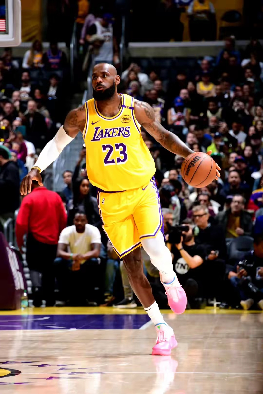 关于今晚纽约尼克斯战术微调：NBA常规赛节点到来，更衣室稳定，身体对抗强度拉满的信息