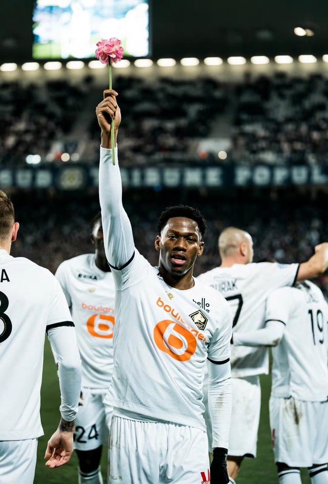 里程碑夜AC米兰战术微调；法甲窗口期刷纪录；更衣室稳定；高层口径保持一致的简单介绍