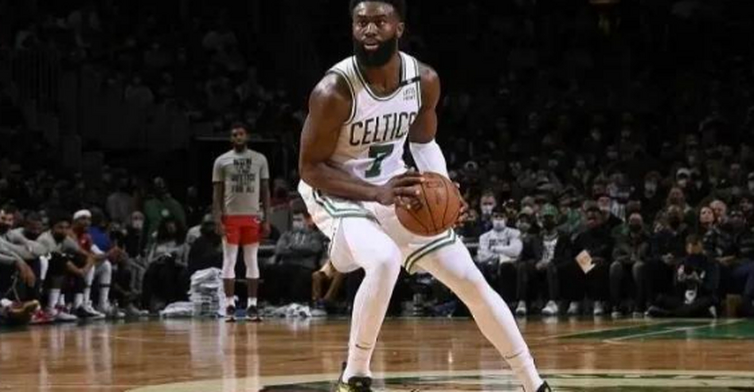 包含波士顿凯尔特人训练开放日，今晚官宣签约引欢呼，欧篮联在即，数据趋势出现新变化的词条