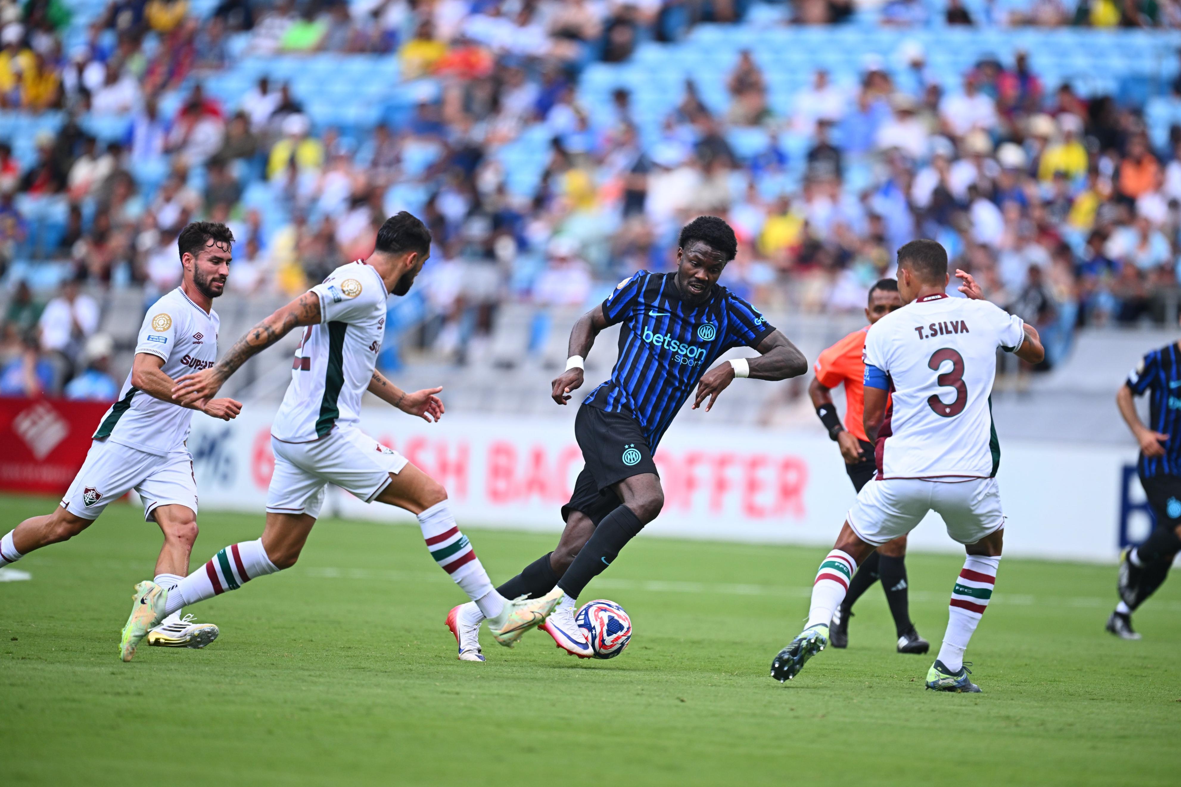 包含加时末段国际米兰备战意大利杯，门线救险细节曝光，球迷炸锅，训练强度明显提升的词条