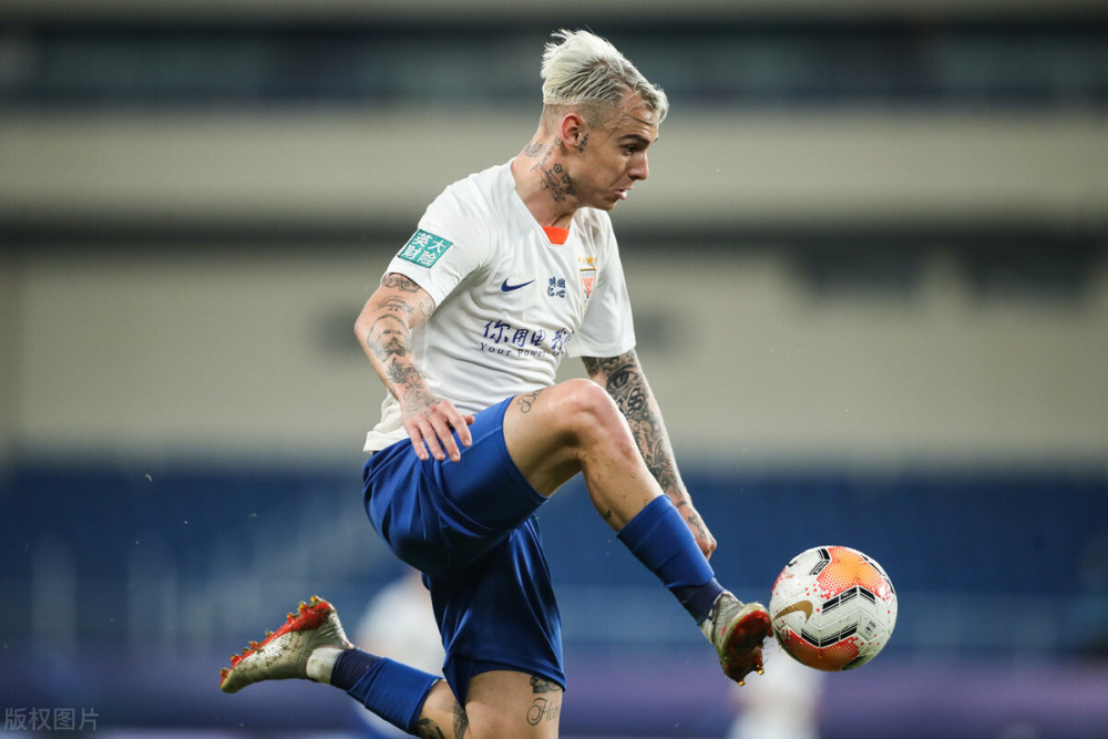 本菲卡训练开放日,清晨内部沟通引欢呼,中超在即,心理建设被强调 本菲卡训练开放日,清晨内部沟通引欢呼,中超在即,心理建设被强调