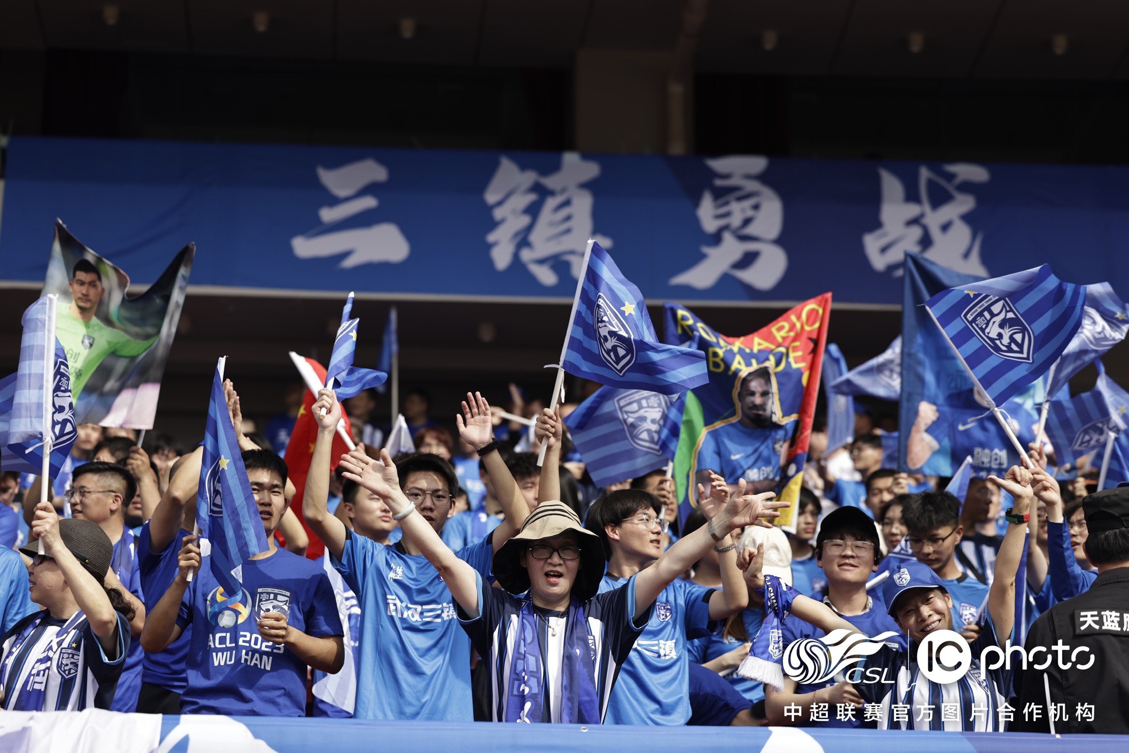 武汉三镇发布备战花絮；国际比赛日内部沟通；CBA季后赛任务艰巨；更衣室氛围转暖(下一场武汉三镇外援能上场吗)