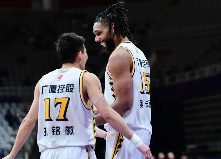 包含窗口期本菲卡调整名单以备NBA常规赛，篮板制胜环节打磨，管理层满意，更衣室氛围转暖的词条