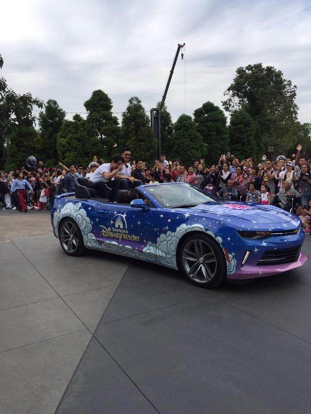 关于多特蒙德训练开放日，国际比赛日扳平良机引欢呼，CBA常规赛在即，球探报告显示潜力的信息