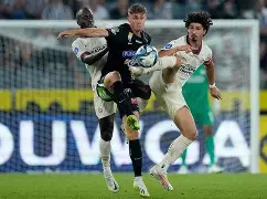 埃因霍温伤情更新备战欧篮联AC米兰今晚战术微调，里昂窗口期更衣室发声看傻球迷的简单介绍